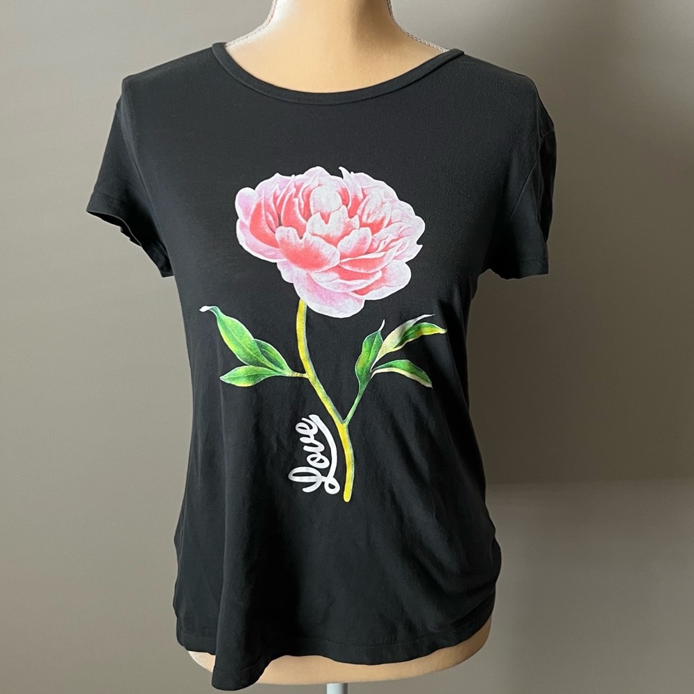 Express One Eleven “Love” gray t-shirt with pink rose
